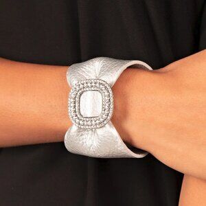 Paparazzi Jewelry - Lights, SELFIE, Action! - Silver Bracelet - Vintage